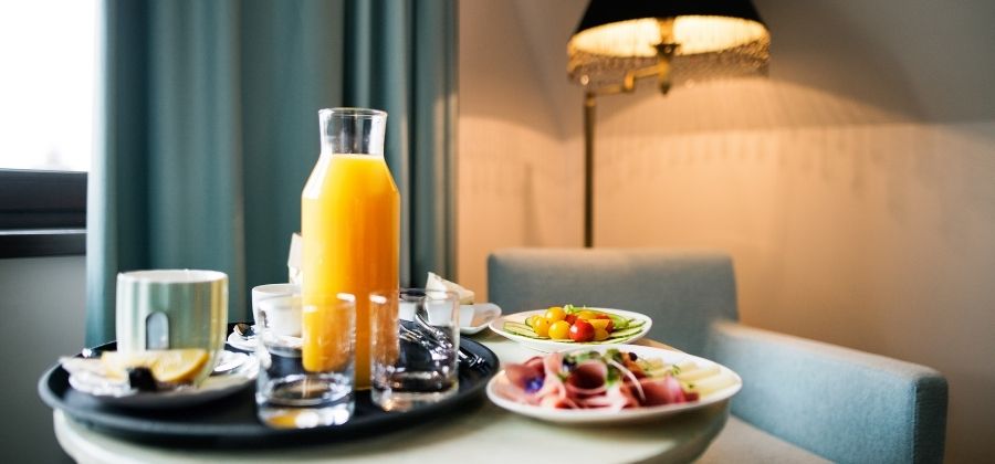 Śniadanie w pokoju - Hotel Czarny Kot